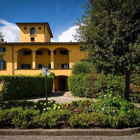Zwei La Colombaia Mit Garten Apartmán *