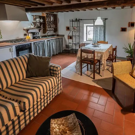 Zwei La Colombaia Mit Garten Massa e Cozzile